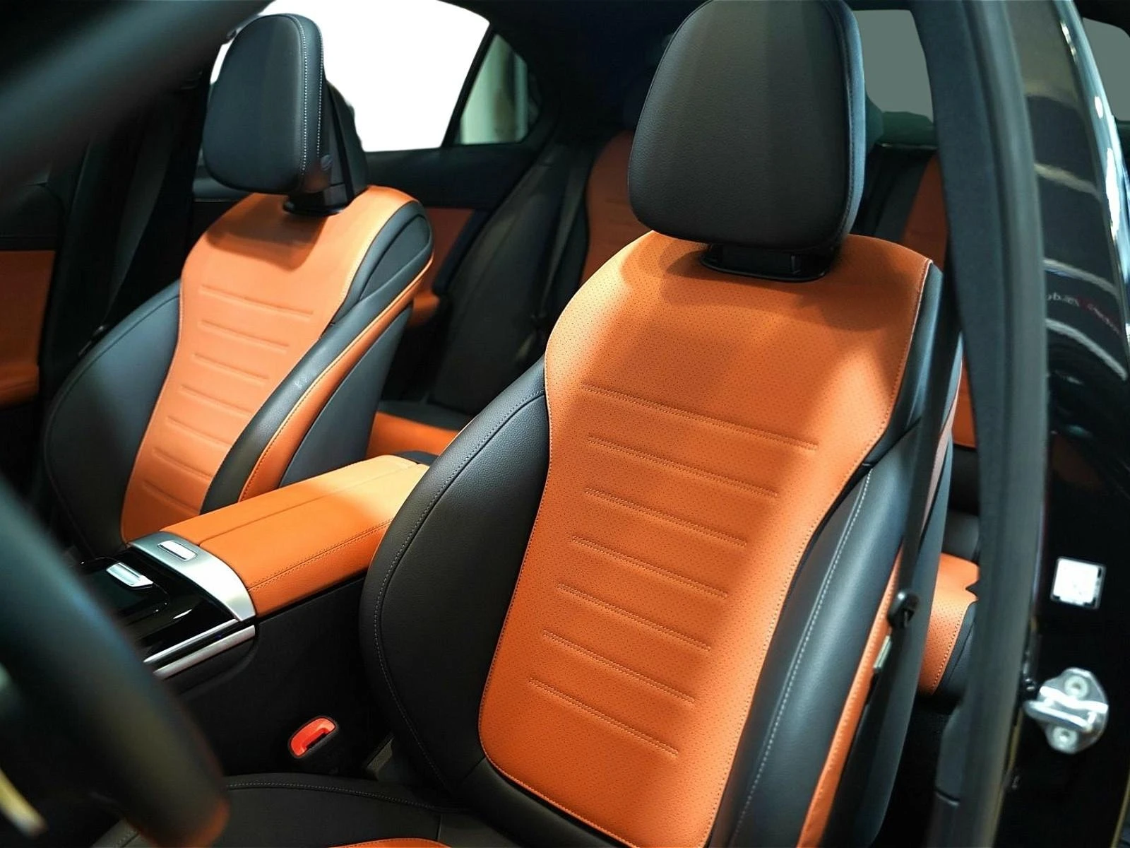 Mercedes-Benz C 300 AMG/ 4-MATIC/ NIGHT/ KEYLESS/ DISTRONIC - изображение 5