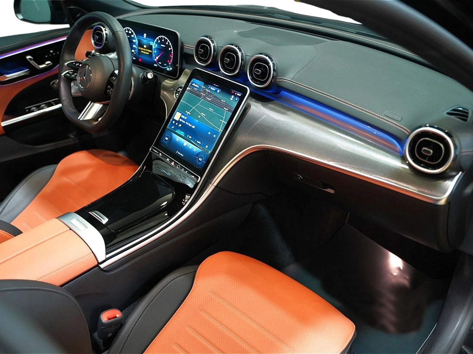 Mercedes-Benz C 300 AMG/ 4-MATIC/ NIGHT/ KEYLESS/ DISTRONIC - изображение 8