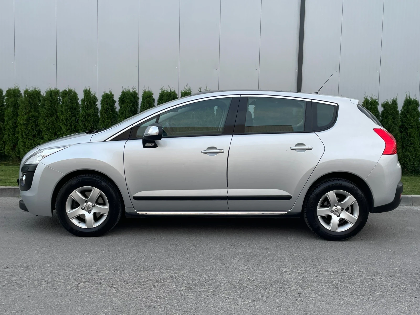Peugeot 3008 2010.г/Фулл екстри/Панорама/Хедъп/Навигация/ - изображение 7