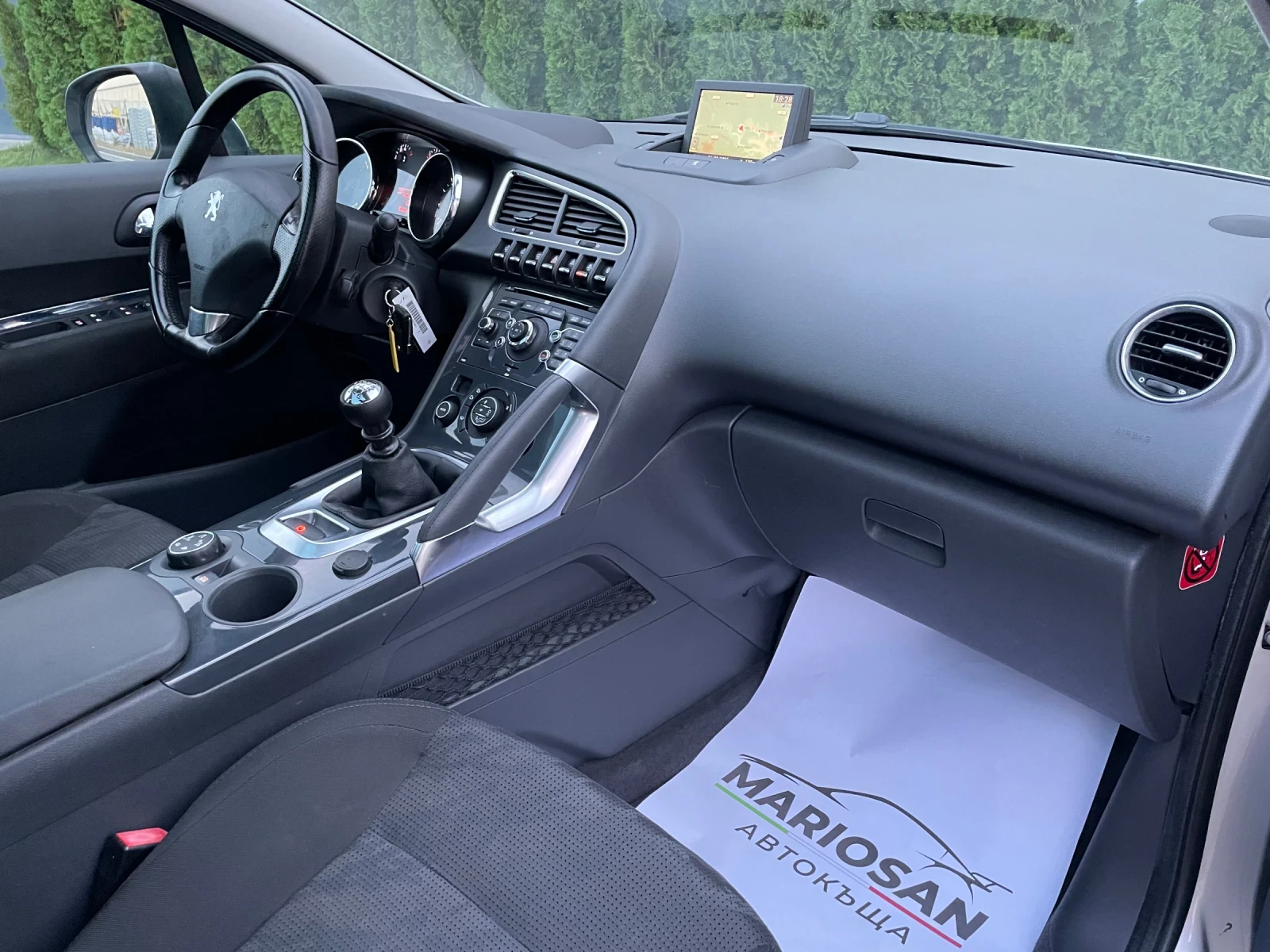 Peugeot 3008 2010.г/Фулл екстри/Панорама/Хедъп/Навигация/ - изображение 10