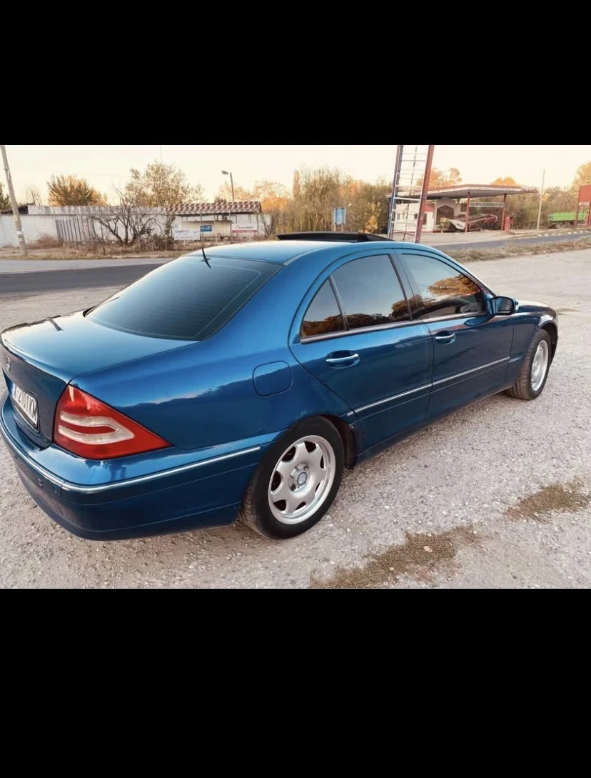 Mercedes-Benz C 320  - изображение 8