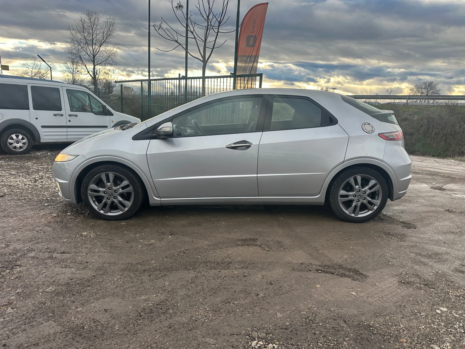 Honda Civic 1.8-FACE-EURO5-Honda-BorghStade-1Г-Гаранция! - изображение 2