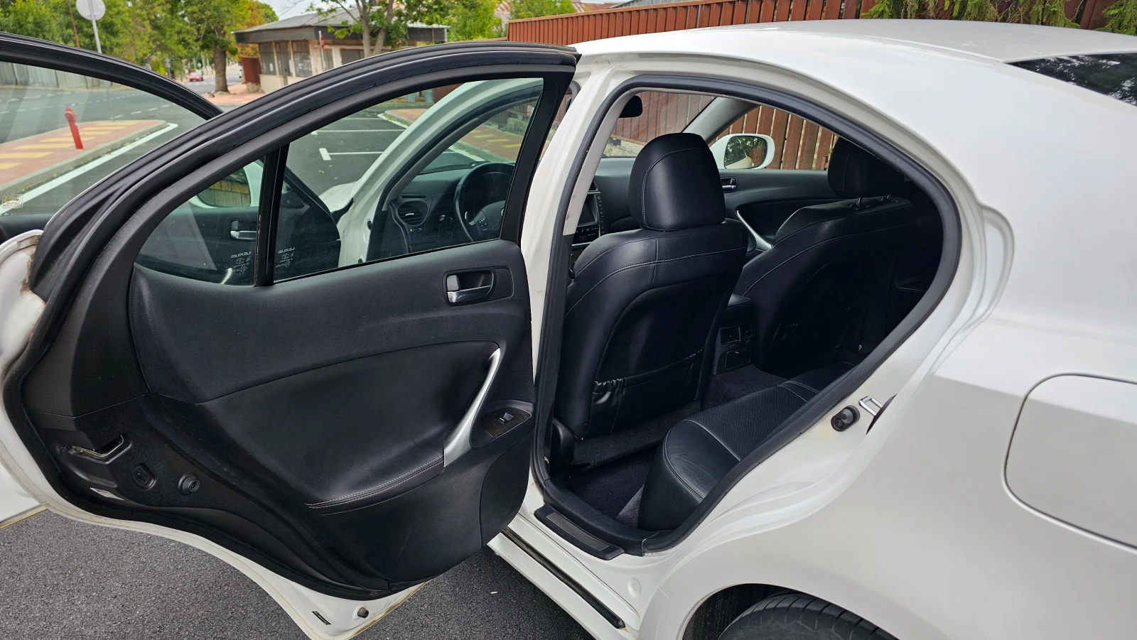 Lexus IS 250, снимка 12 - Автомобили и джипове - 54005659