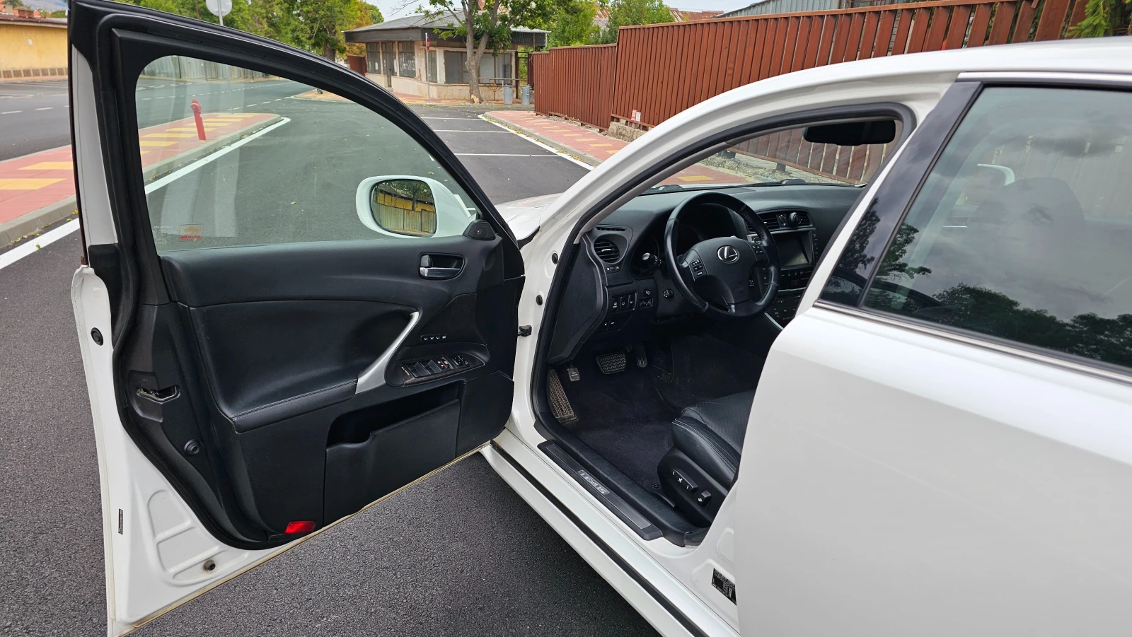 Lexus IS 250, снимка 11 - Автомобили и джипове - 54005659