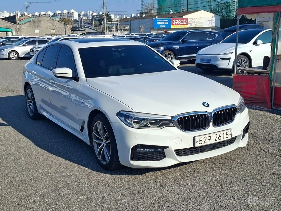 BMW 530 M SPORT* ПАМЕТ* 360 КАМЕРА* КОЖА* ПОДГРЕВ* , снимка 2 - Автомобили и джипове - 54064499