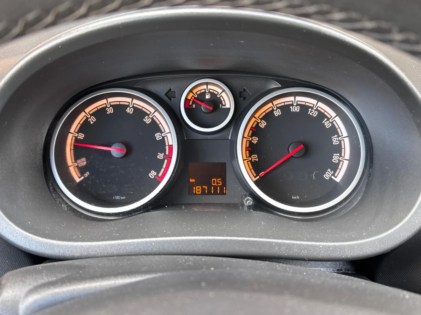 Opel Corsa 1.4i Facelift Euro5b, снимка 12 - Автомобили и джипове - 54121924