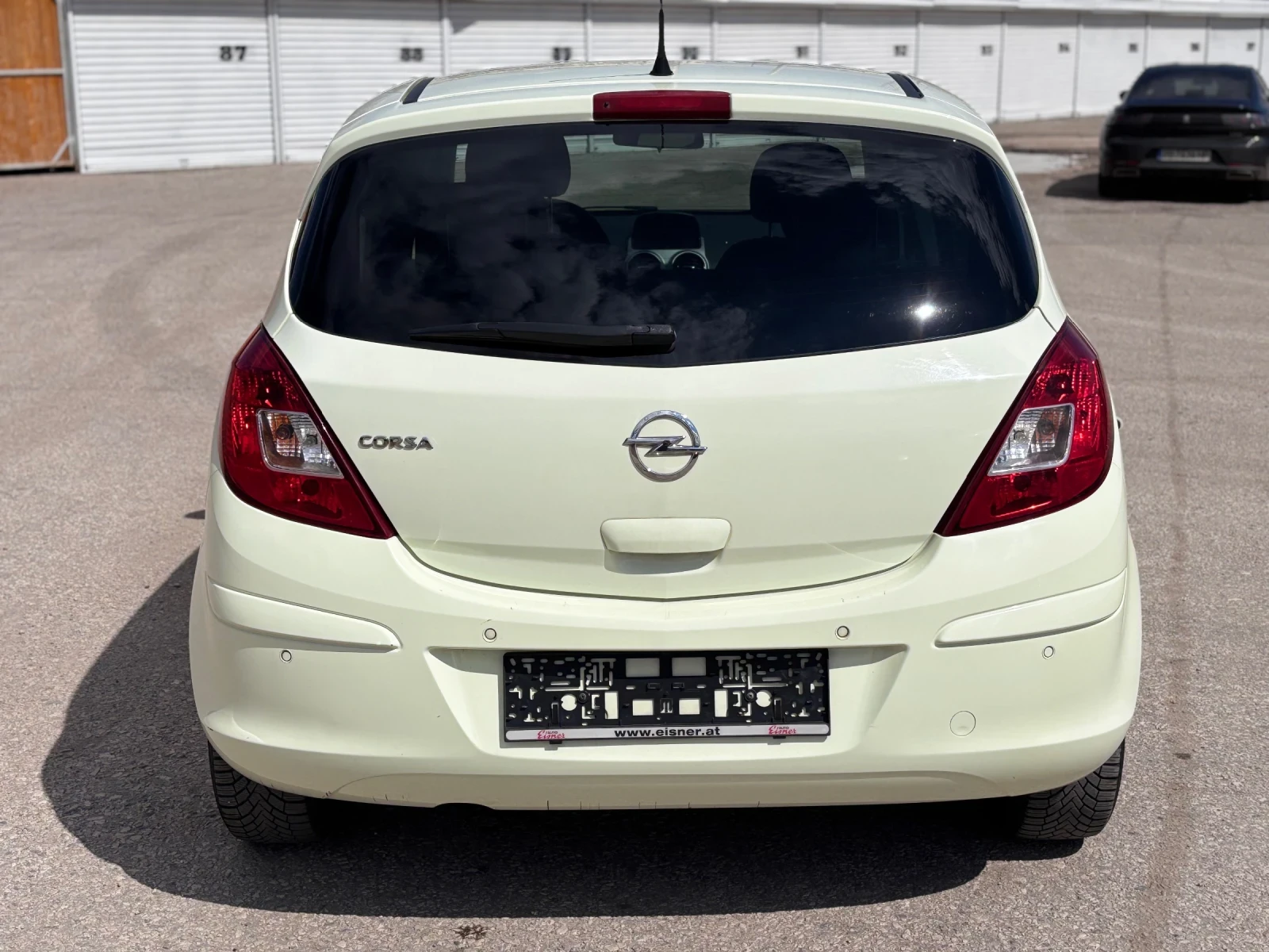 Opel Corsa 1.4i Facelift Euro5b, снимка 4 - Автомобили и джипове - 54121924