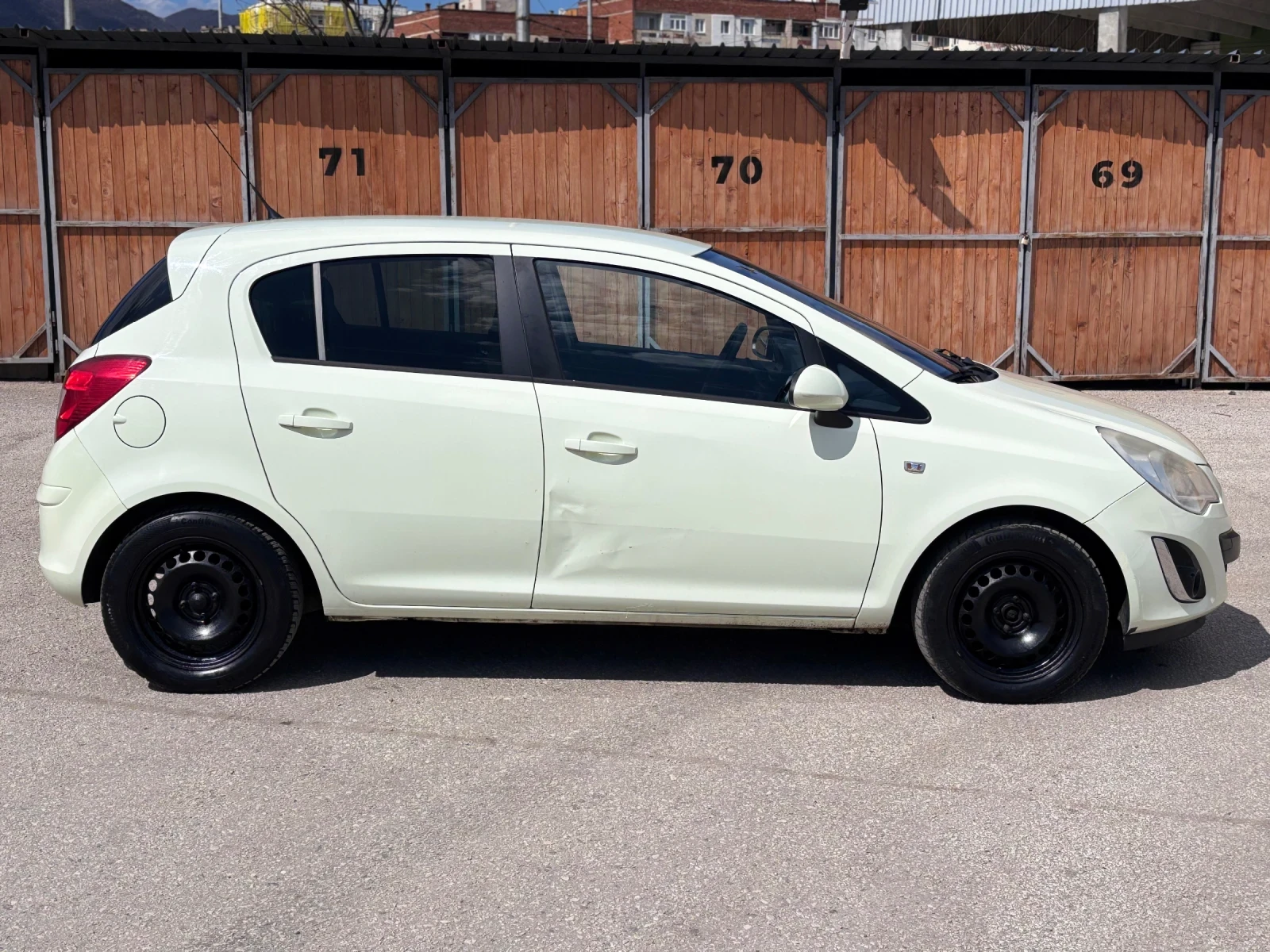 Opel Corsa 1.4i Facelift Euro5b, снимка 6 - Автомобили и джипове - 54121924