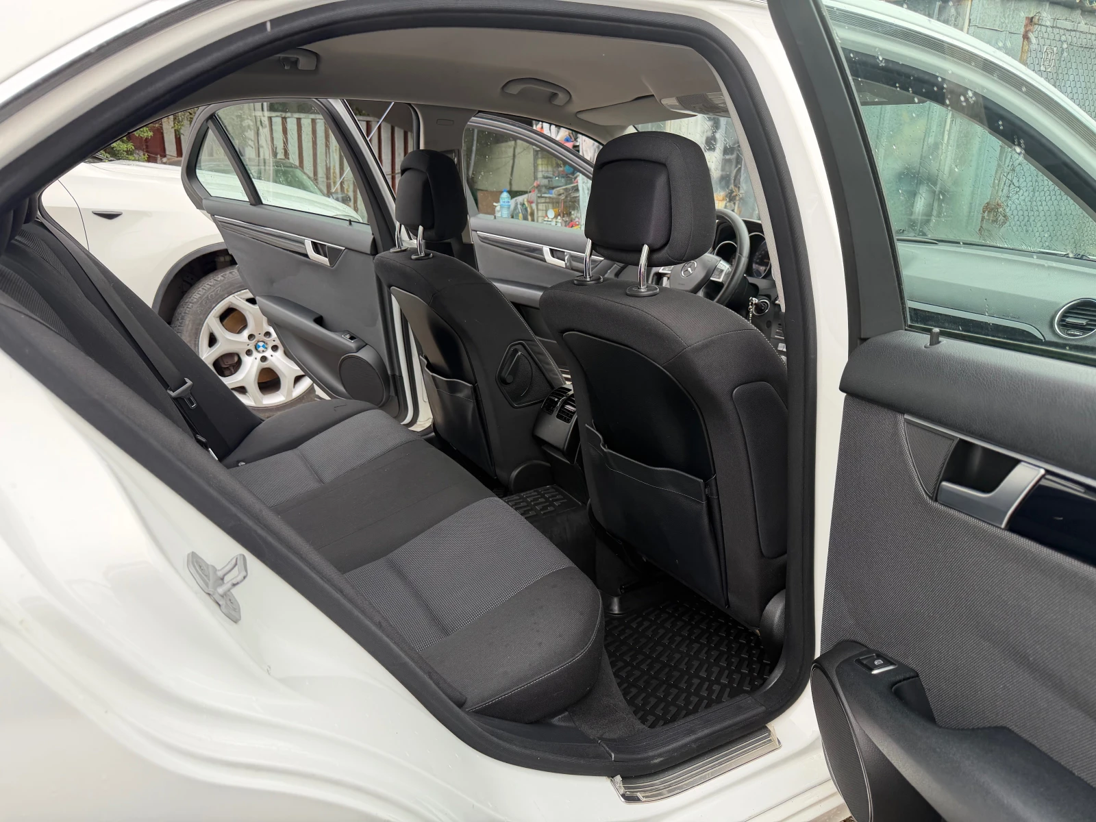 Mercedes-Benz C 220 CDI 170HP AVTOMAT FACELIFT NAVI KLIMA 2014G NOVA , снимка 16 - Автомобили и джипове - 54780465
