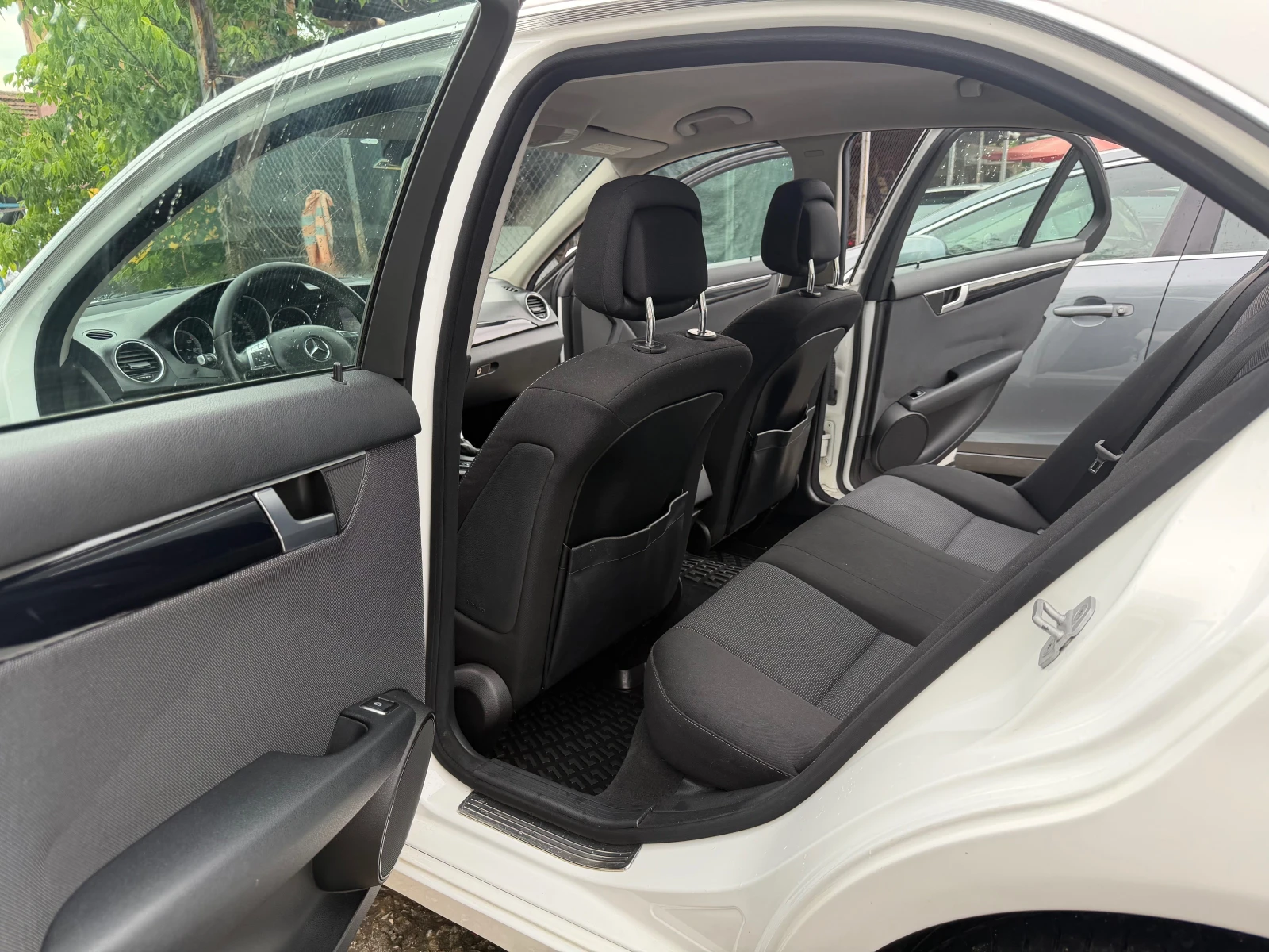 Mercedes-Benz C 220 CDI 170HP AVTOMAT FACELIFT NAVI KLIMA 2014G NOVA , снимка 17 - Автомобили и джипове - 54780465