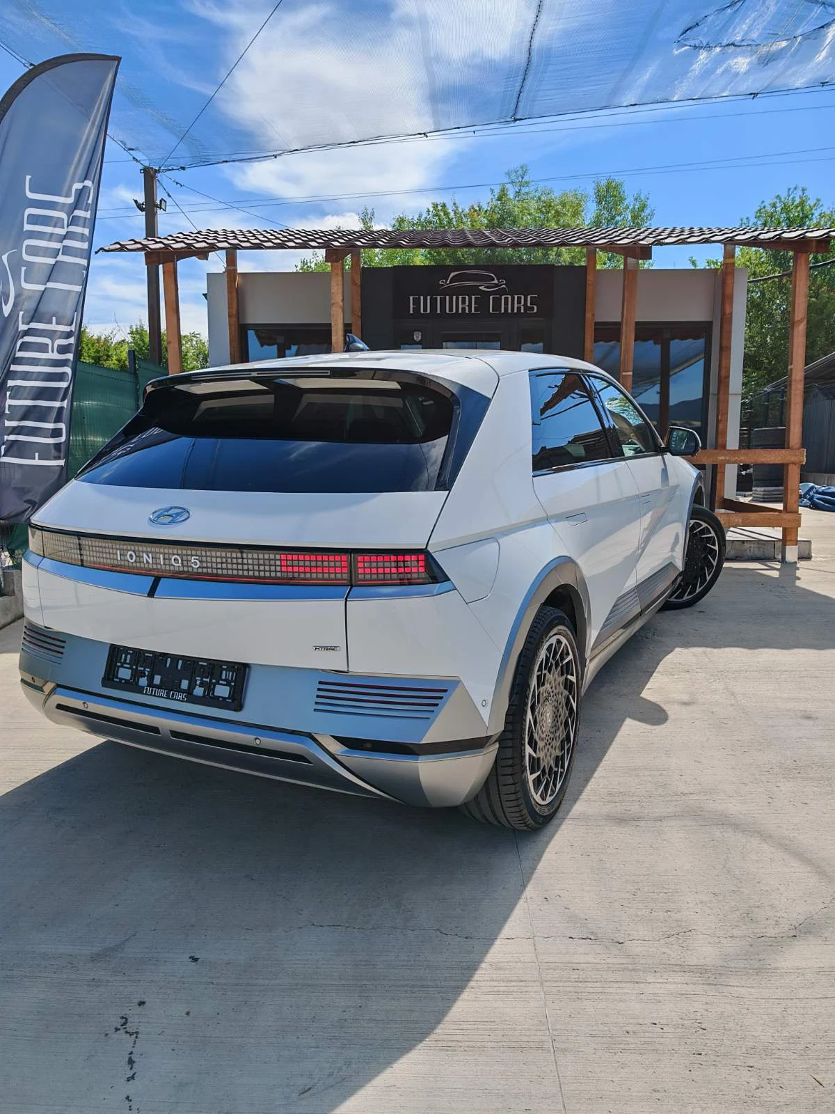Hyundai Ioniq 5 72.6KWh/AWD/UNIQ/ГАРАНЦИЯ/SOH100%/360/HEADUP, снимка 4 - Автомобили и джипове - 54923679