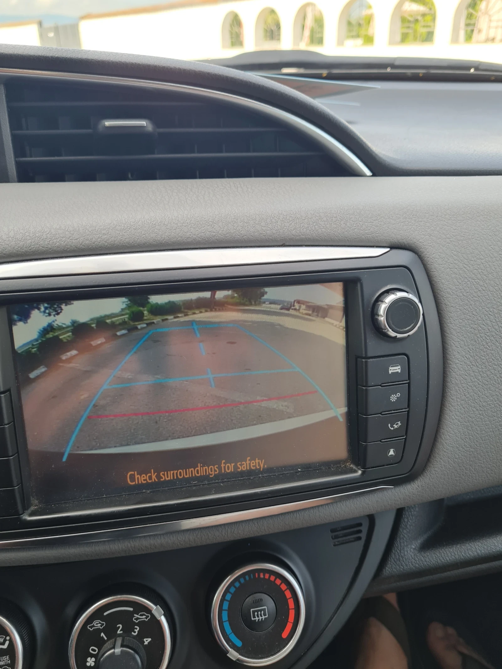 Toyota Yaris 1.4 D4D 90к.с. Камера Навигация 6 скорости, снимка 10 - Автомобили и джипове - 55131163