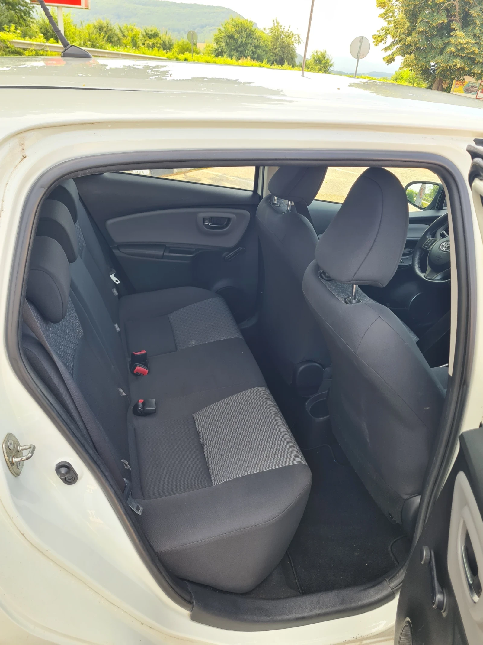 Toyota Yaris 1.4 D4D 90к.с. Камера Навигация 6 скорости, снимка 5 - Автомобили и джипове - 55131163