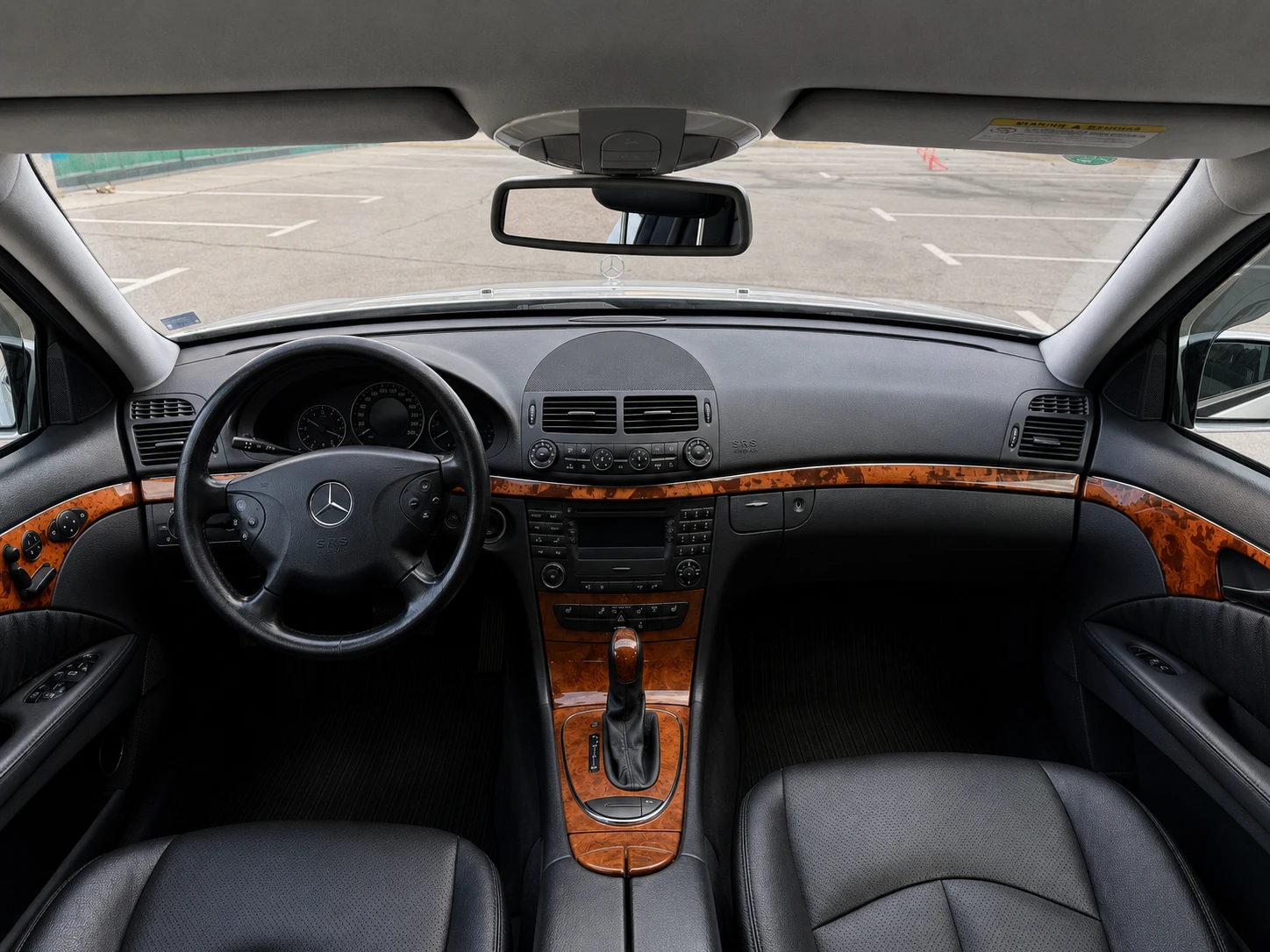 Mercedes-Benz E 320  7 г. лична | История и фактури , снимка 12 - Автомобили и джипове - 55495581