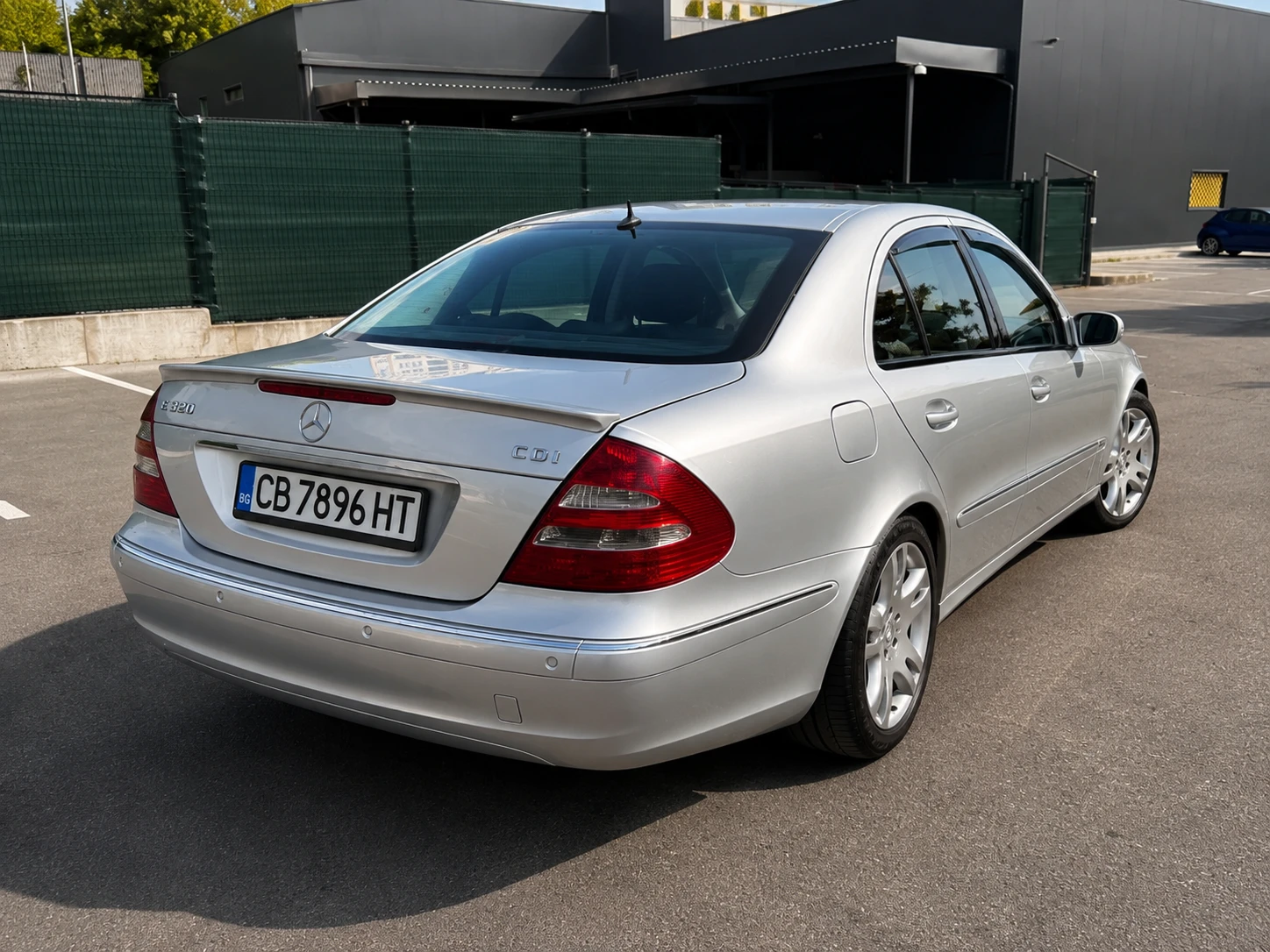 Mercedes-Benz E 320  7 г. лична | История и фактури , снимка 6 - Автомобили и джипове - 55495581