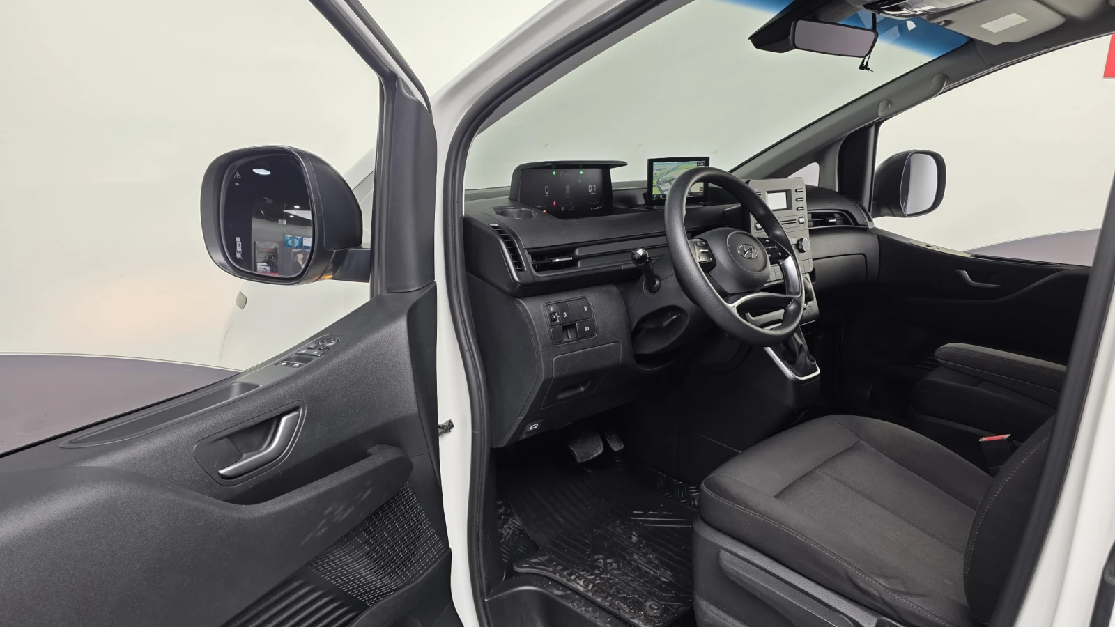 Hyundai Staria Smart* BLIND SPOT* КРАЙНА ЦЕНА, снимка 10 - Автомобили и джипове - 55367069