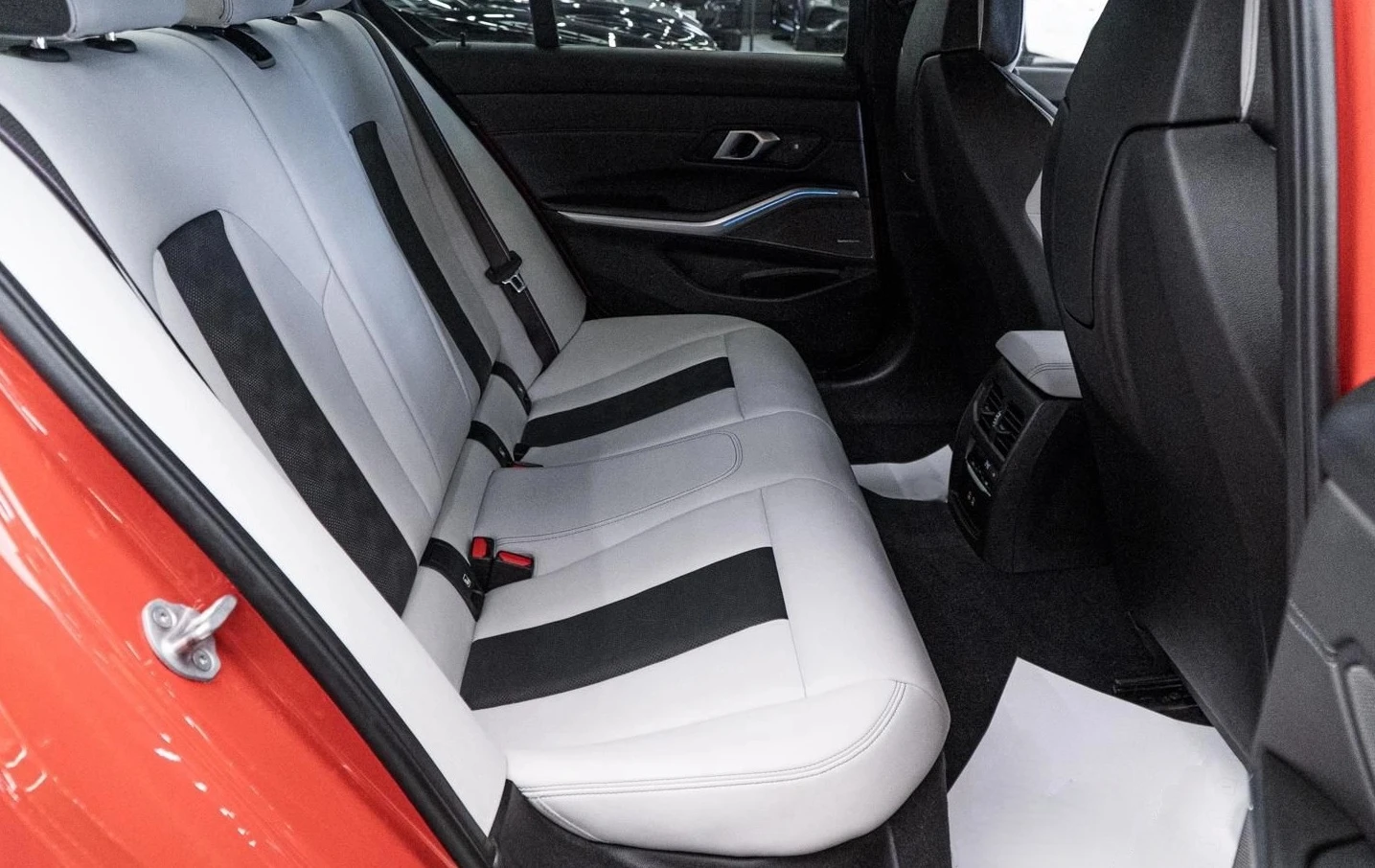 BMW M3 Competition M xDrive, снимка 6 - Автомобили и джипове - 55539464