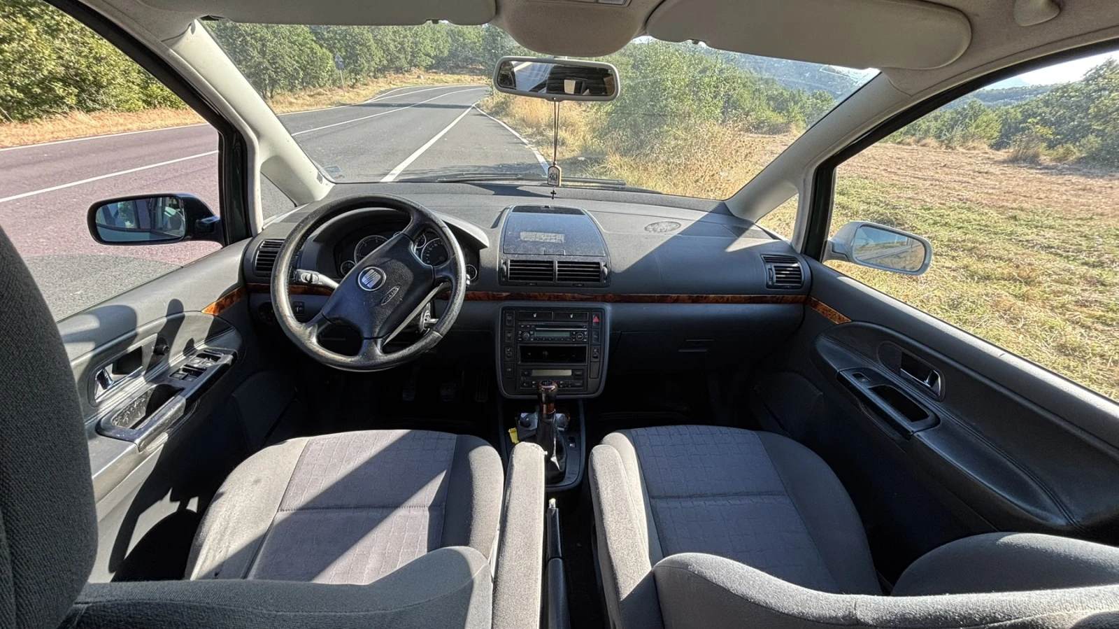 Seat Alhambra 1.9 TDI, снимка 9 - Автомобили и джипове - 55694693