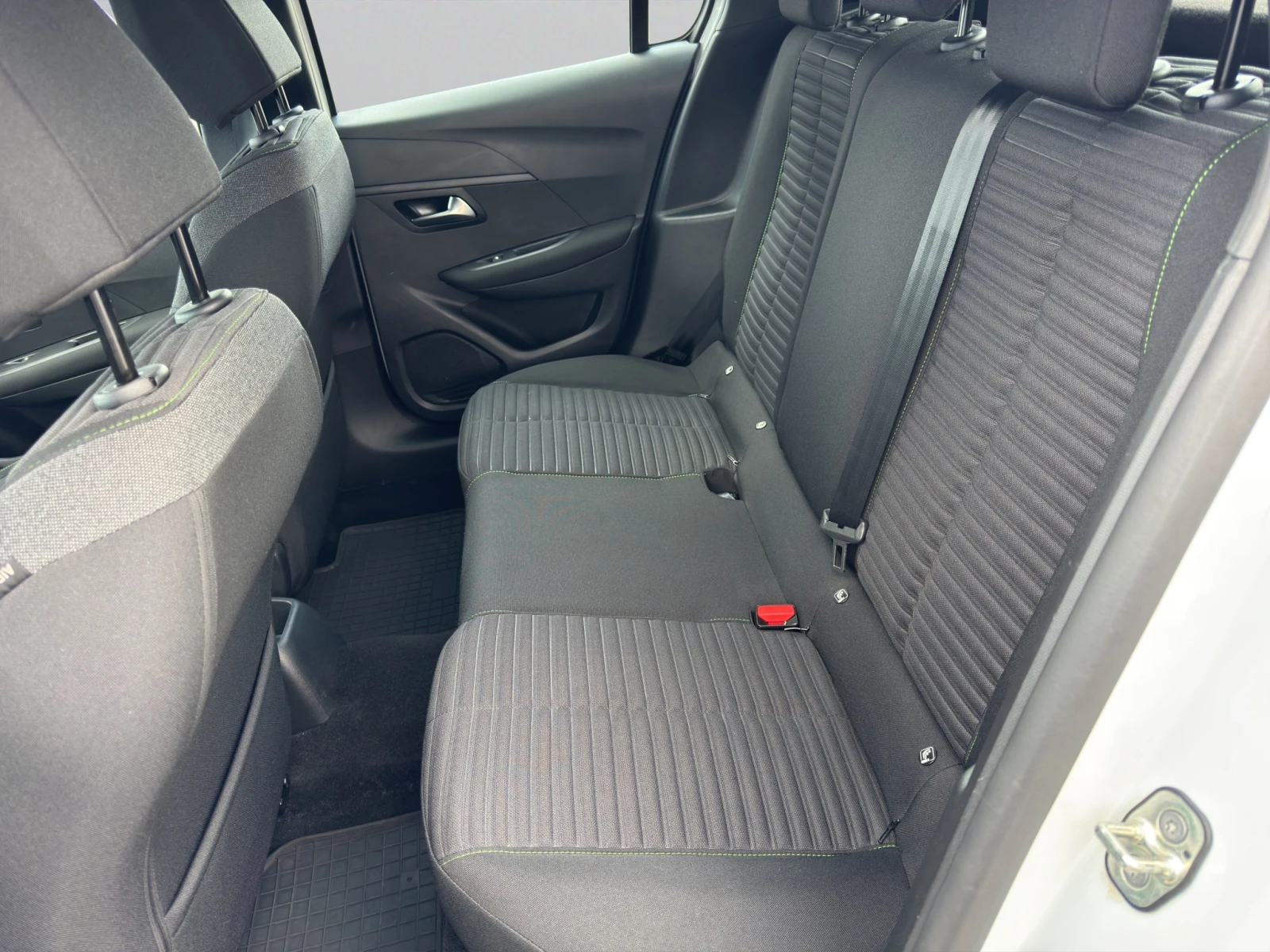 Peugeot 208 ACTIVE 1.2 PureTech 75 BVM5 EURO 6.4, снимка 11 - Автомобили и джипове - 56199377