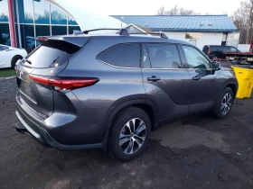 Toyota Highlander XLE AWD | HTD LEATHER | SUNROOF | CARPLAY - 22671 € / 44340.62 лв. - 95669211 4