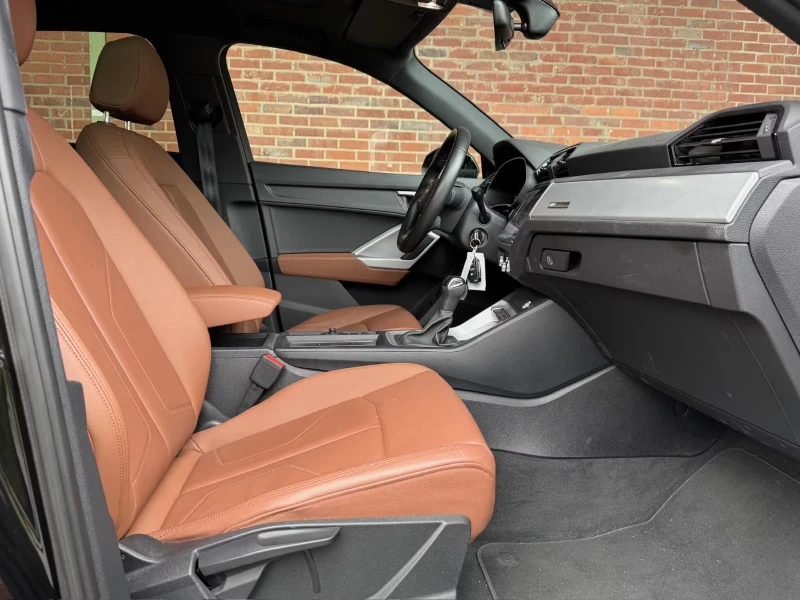 Audi Q3 35TFSI/PRO-LINE/150HP/S-TRONIC/LED/MMI+ /AMBI/830f, снимка 13 - Автомобили и джипове - 52119245