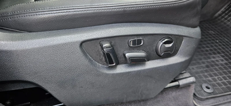 VW Touareg 3.0 V6 TDI R-Line; PANORAMA; ПЕЧКА; TV; 4-зонов * , снимка 11 - Автомобили и джипове - 52520334
