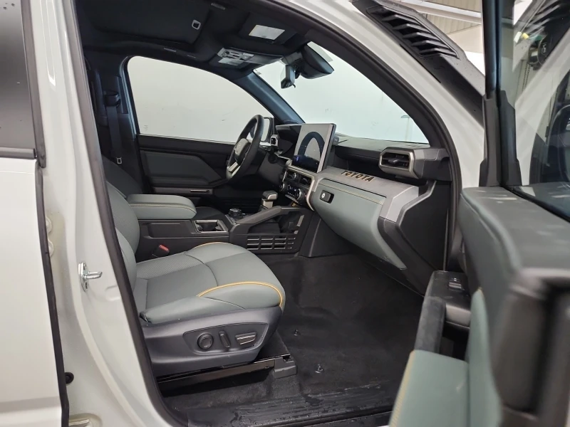 Toyota Tacoma 2.4 CREW CAB SHORT BED, снимка 12 - Автомобили и джипове - 53274493