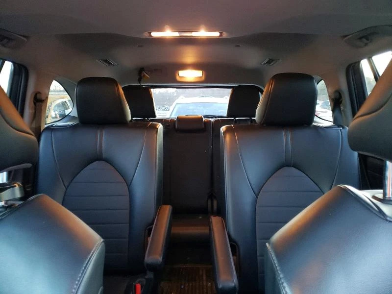 Toyota Highlander XLE AWD | HTD LEATHER | SUNROOF | CARPLAY - изображение 10