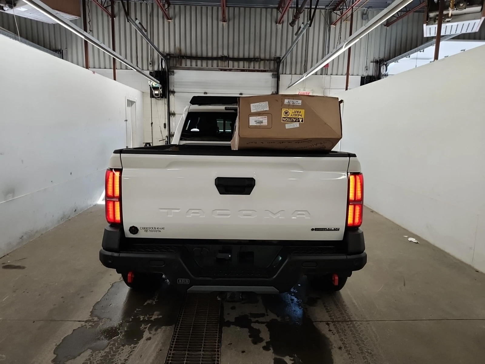 Toyota Tacoma 2.4 CREW CAB SHORT BED - изображение 3