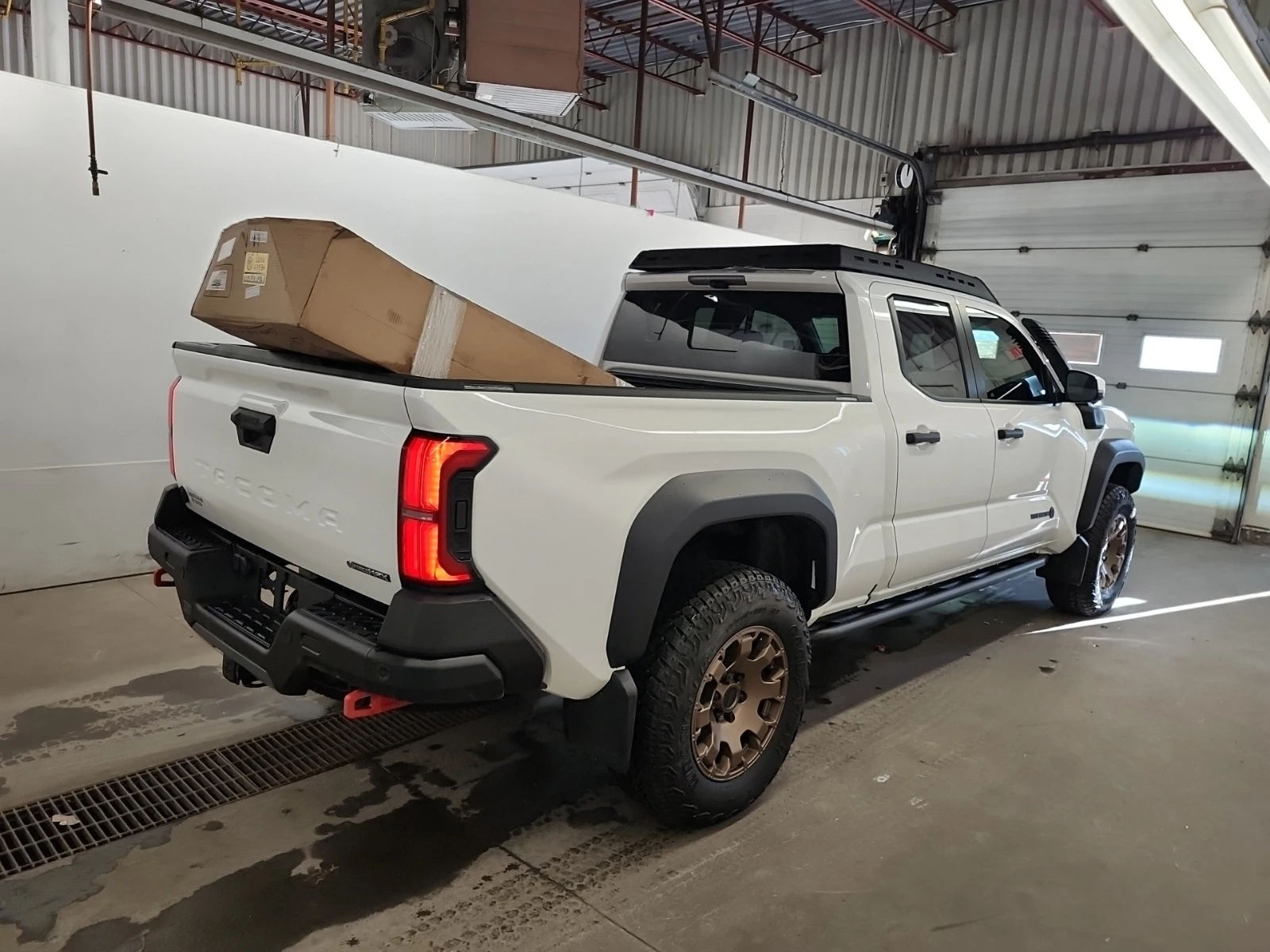 Toyota Tacoma 2.4 CREW CAB SHORT BED - изображение 4