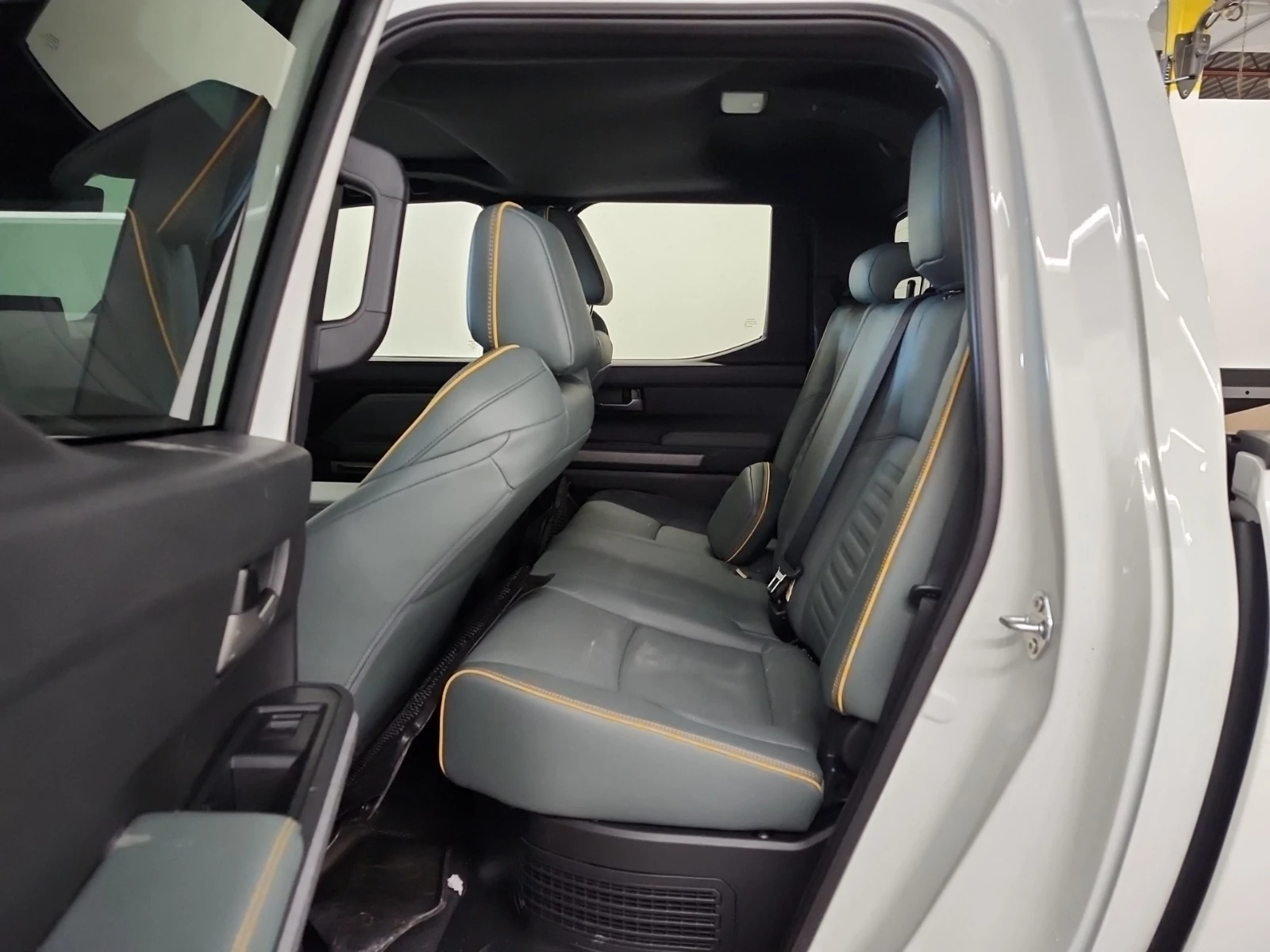 Toyota Tacoma 2.4 CREW CAB SHORT BED - изображение 10