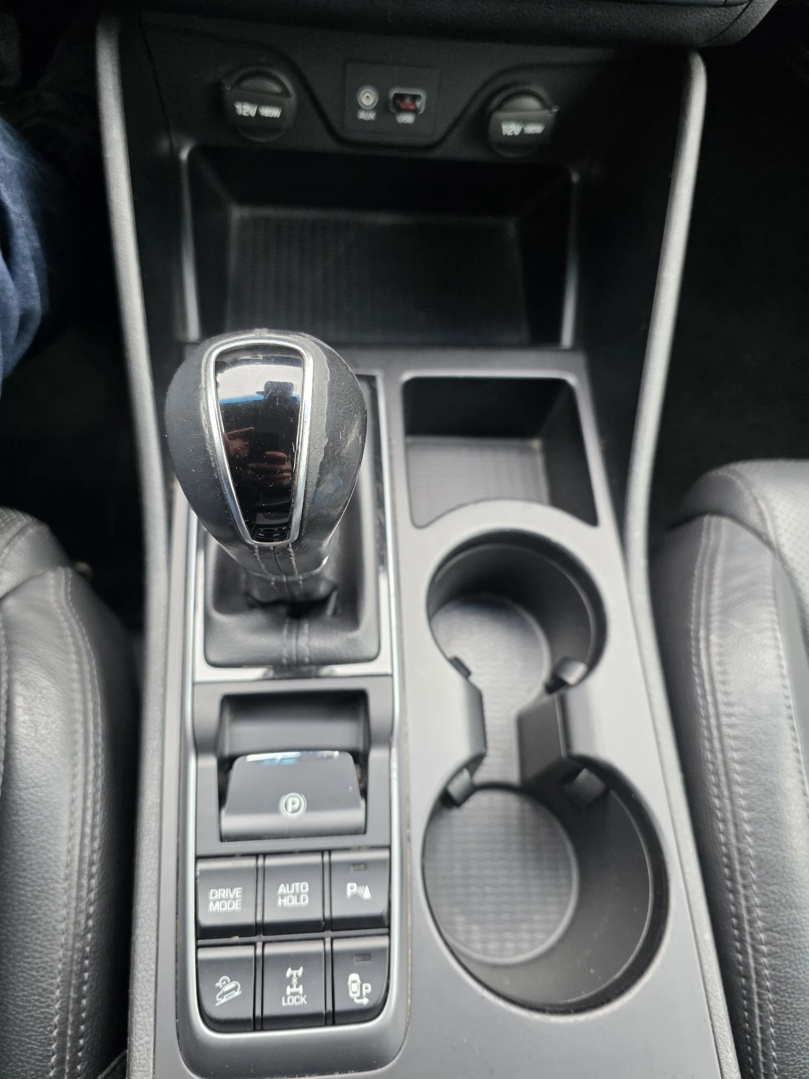 Hyundai Tucson 2.0 CRDI, снимка 12 - Автомобили и джипове - 53894593