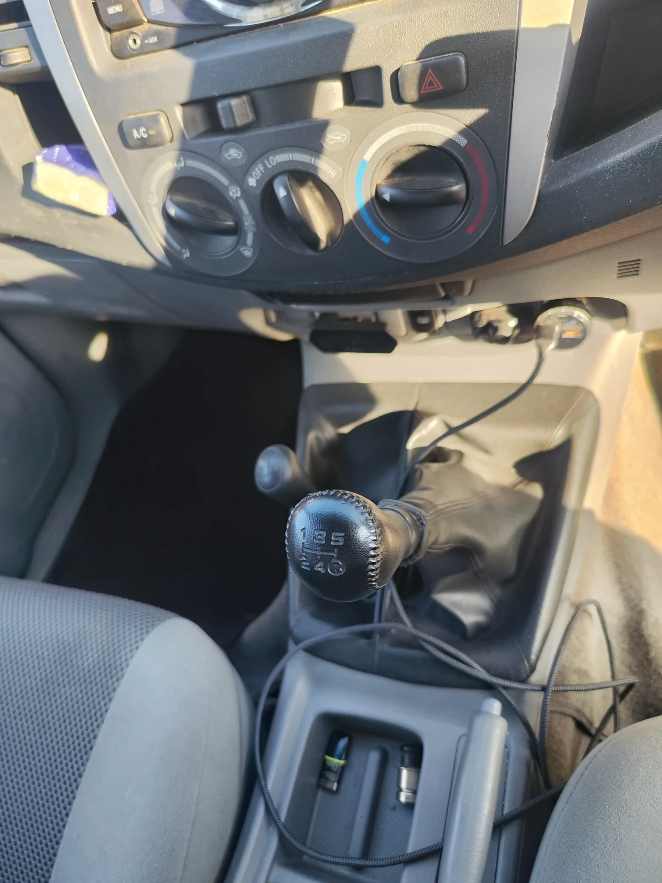 Toyota Hilux, снимка 10 - Автомобили и джипове - 54108589