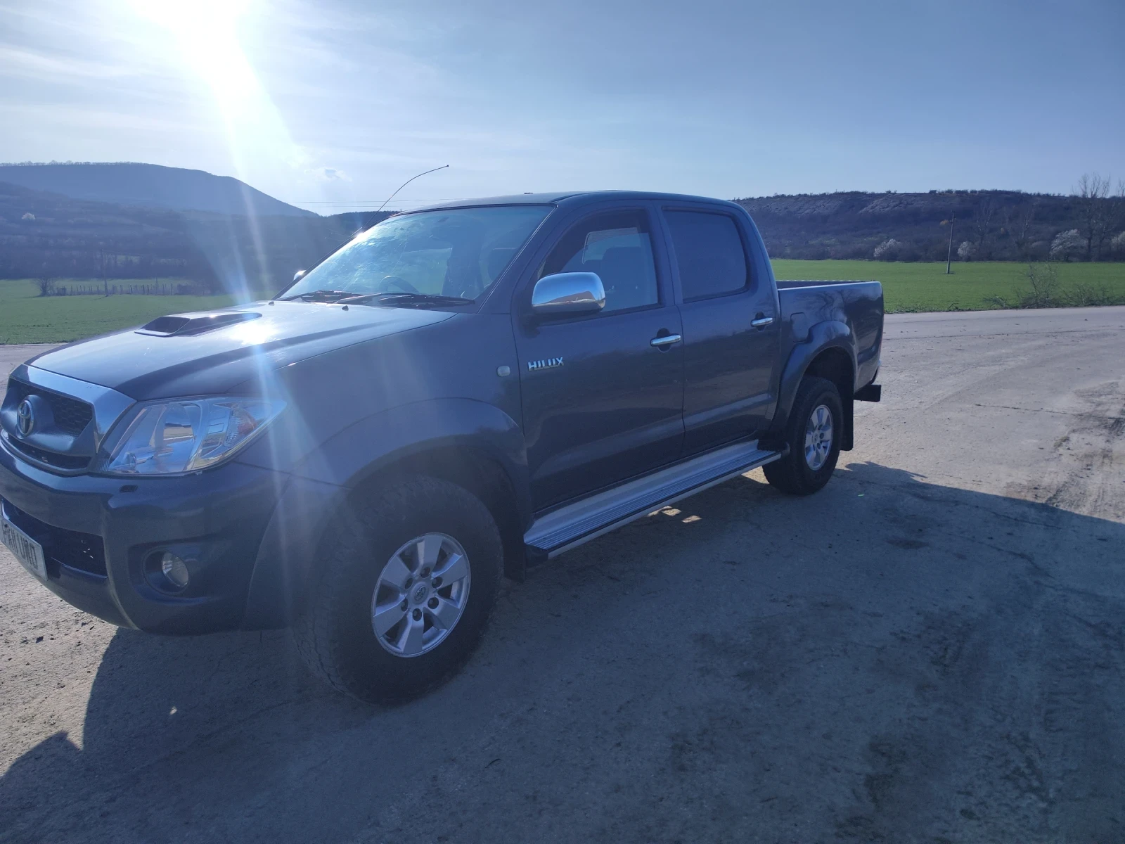 Toyota Hilux, снимка 2 - Автомобили и джипове - 54108589