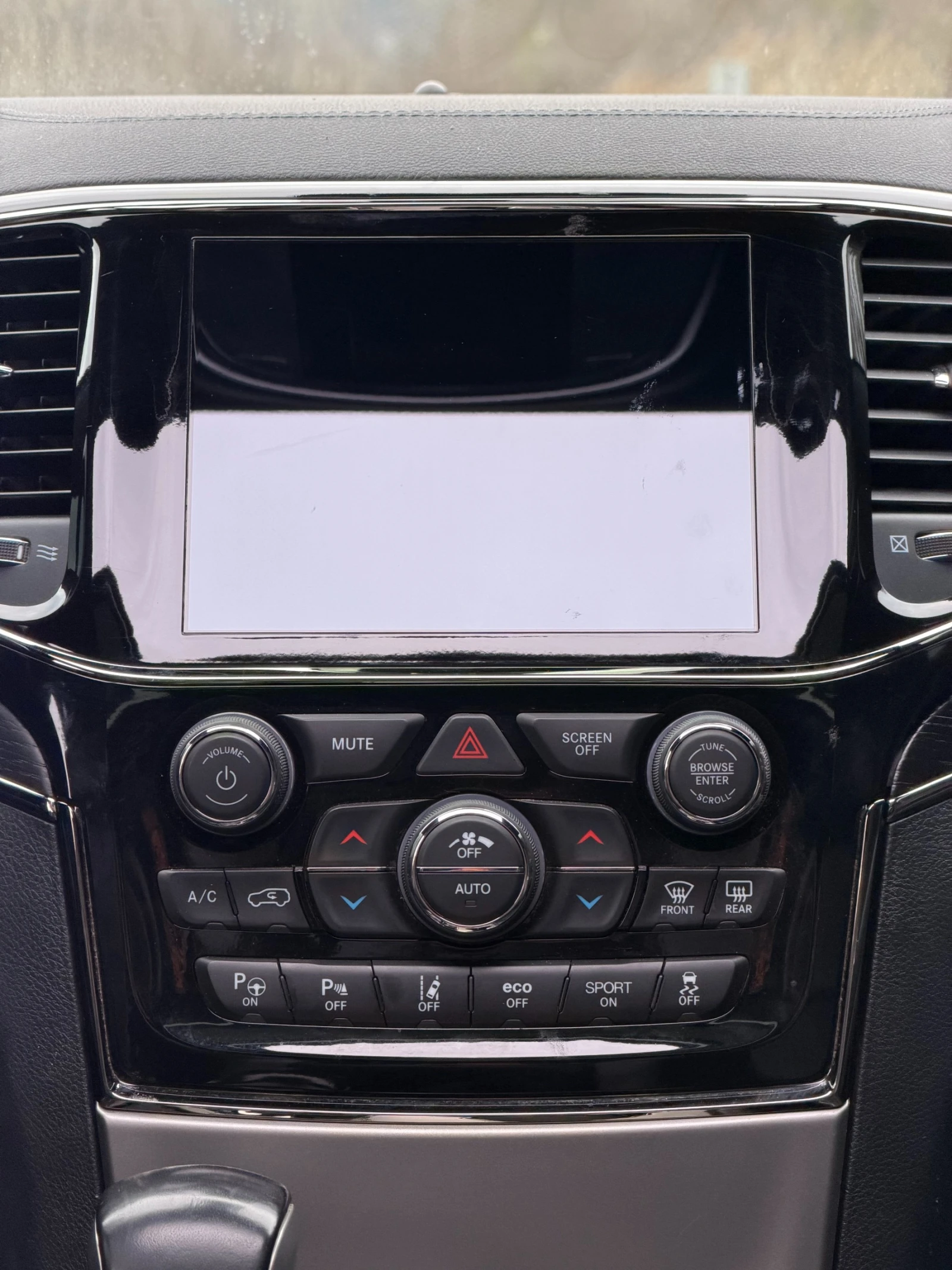 Jeep Grand cherokee 5.7 HIGH ALTITUDE, снимка 13 - Автомобили и джипове - 54213661