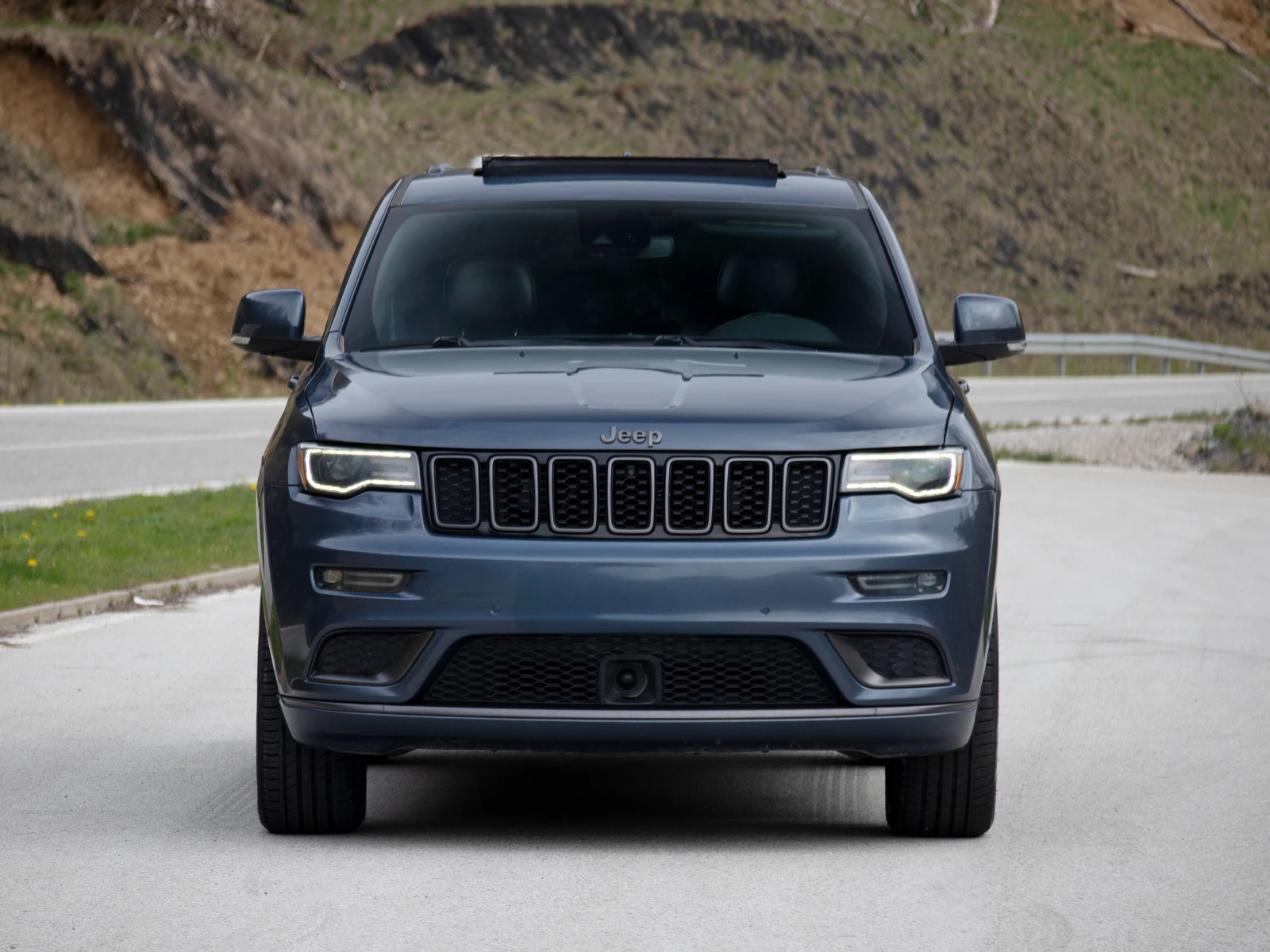 Jeep Grand cherokee 5.7 HIGH ALTITUDE, снимка 2 - Автомобили и джипове - 54213661