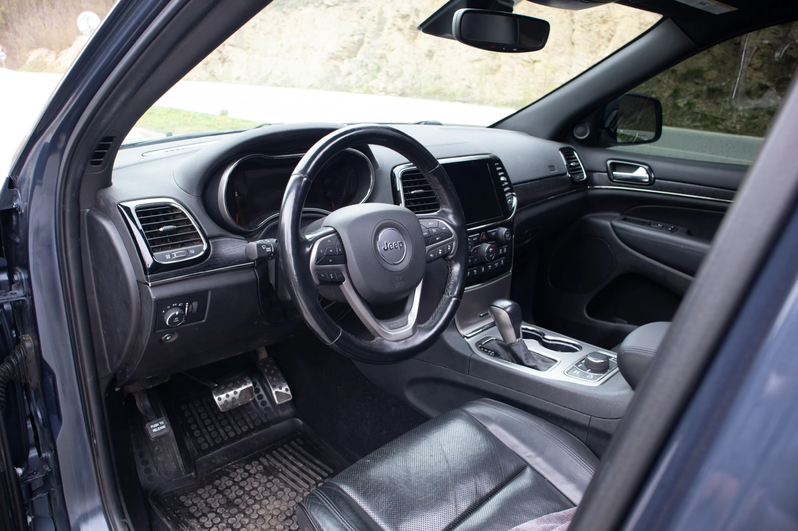 Jeep Grand cherokee 5.7 HIGH ALTITUDE, снимка 9 - Автомобили и джипове - 54213661