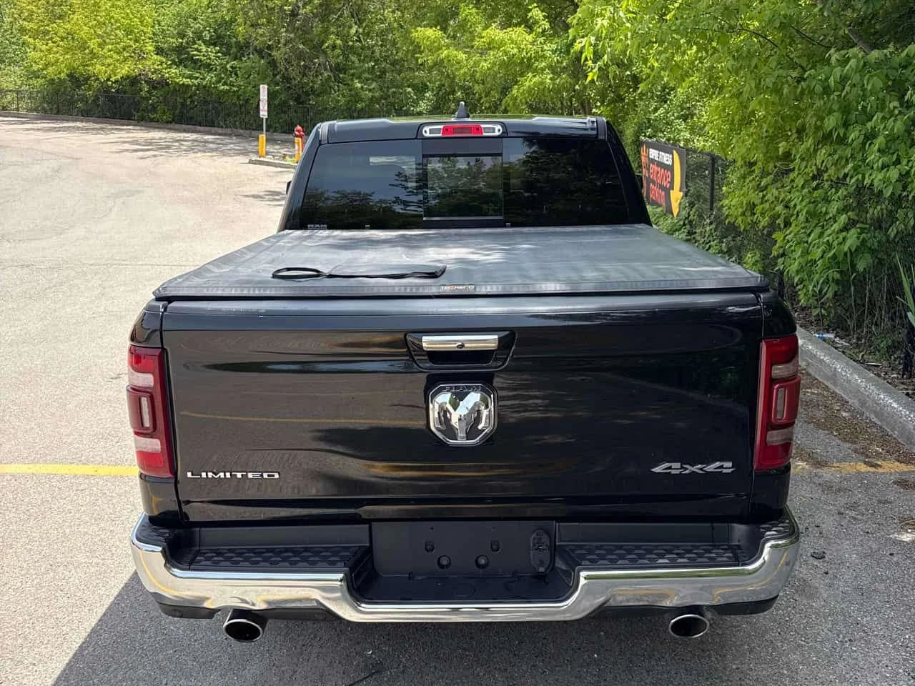 Dodge RAM 1500 * Limited * ВЪЗДУШНО * 5.7 HEMI, снимка 4 - Автомобили и джипове - 54761179