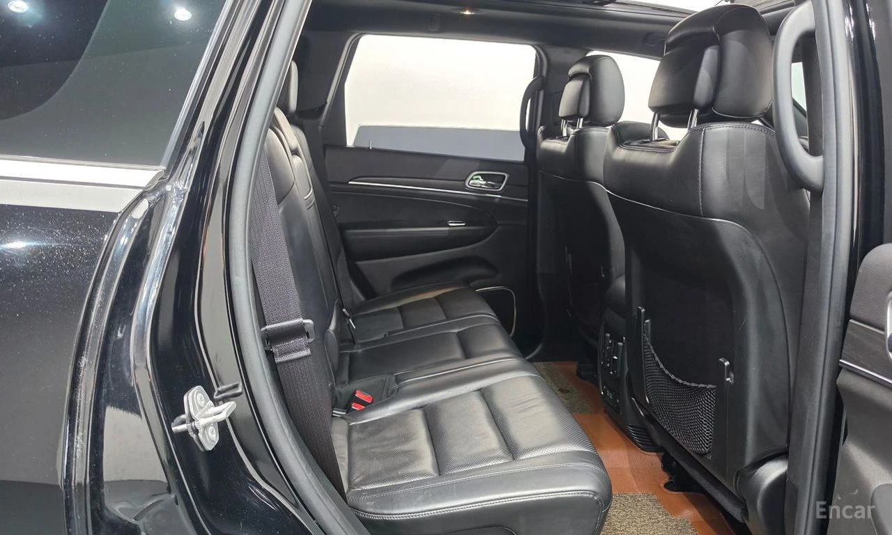 Jeep Grand cherokee 3.6* V6* 8ZF* ПОДГРЕВ* ОБДУХВАНЕ* КАМЕРА* МЪРТВА* , снимка 14 - Автомобили и джипове - 55536809