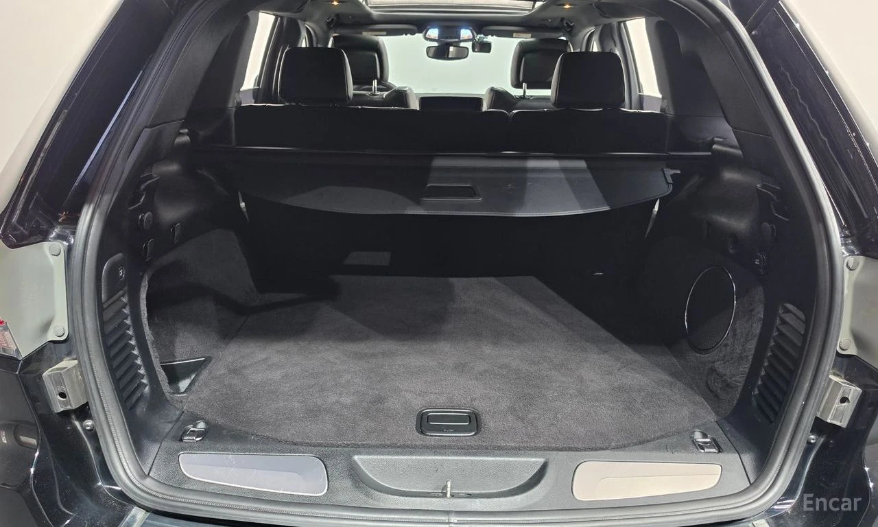 Jeep Grand cherokee 3.6* V6* 8ZF* ПОДГРЕВ* ОБДУХВАНЕ* КАМЕРА* МЪРТВА* , снимка 16 - Автомобили и джипове - 55536809
