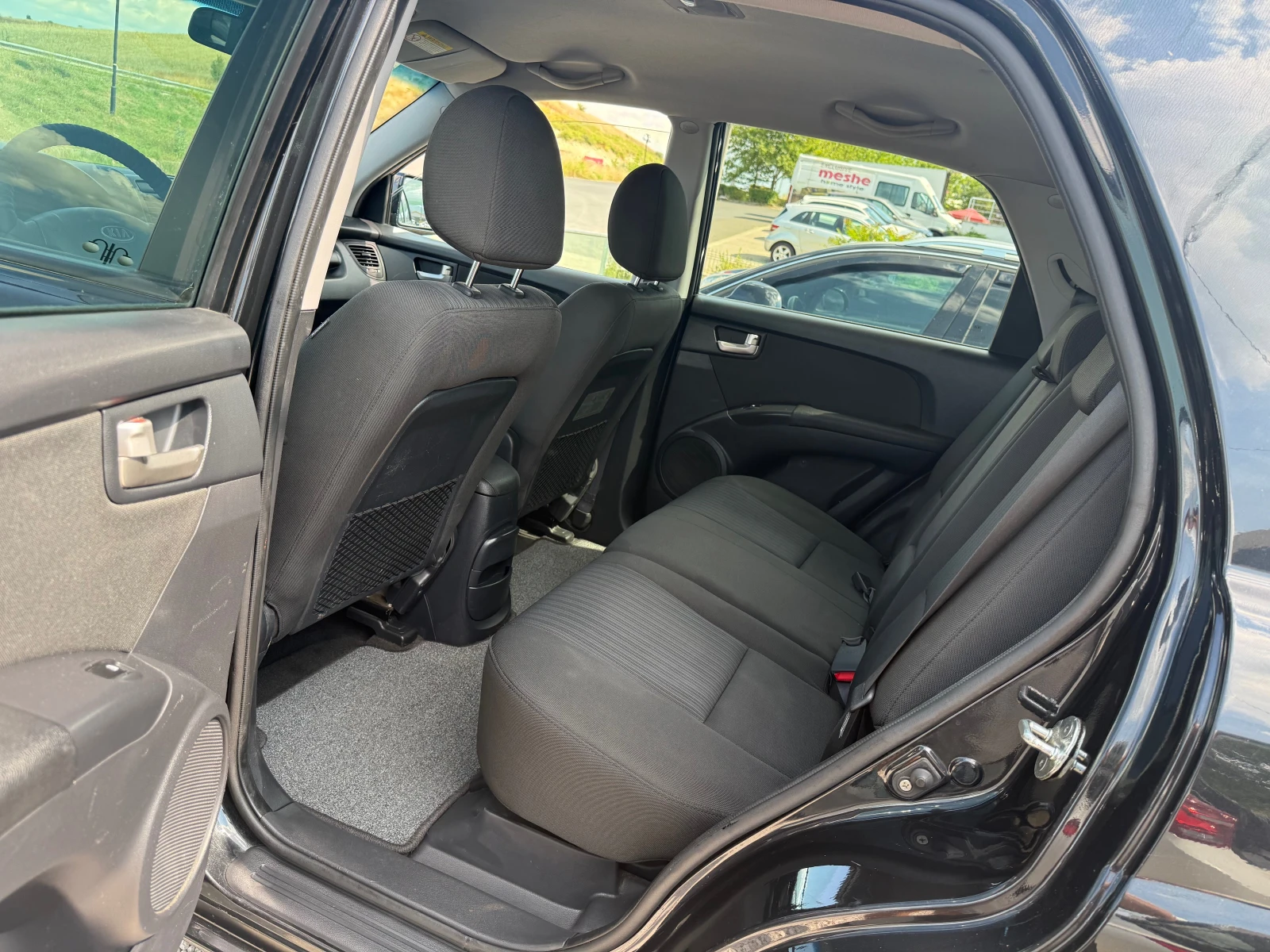 Kia Sportage 2.0i, 140ks, снимка 13 - Автомобили и джипове - 55847619
