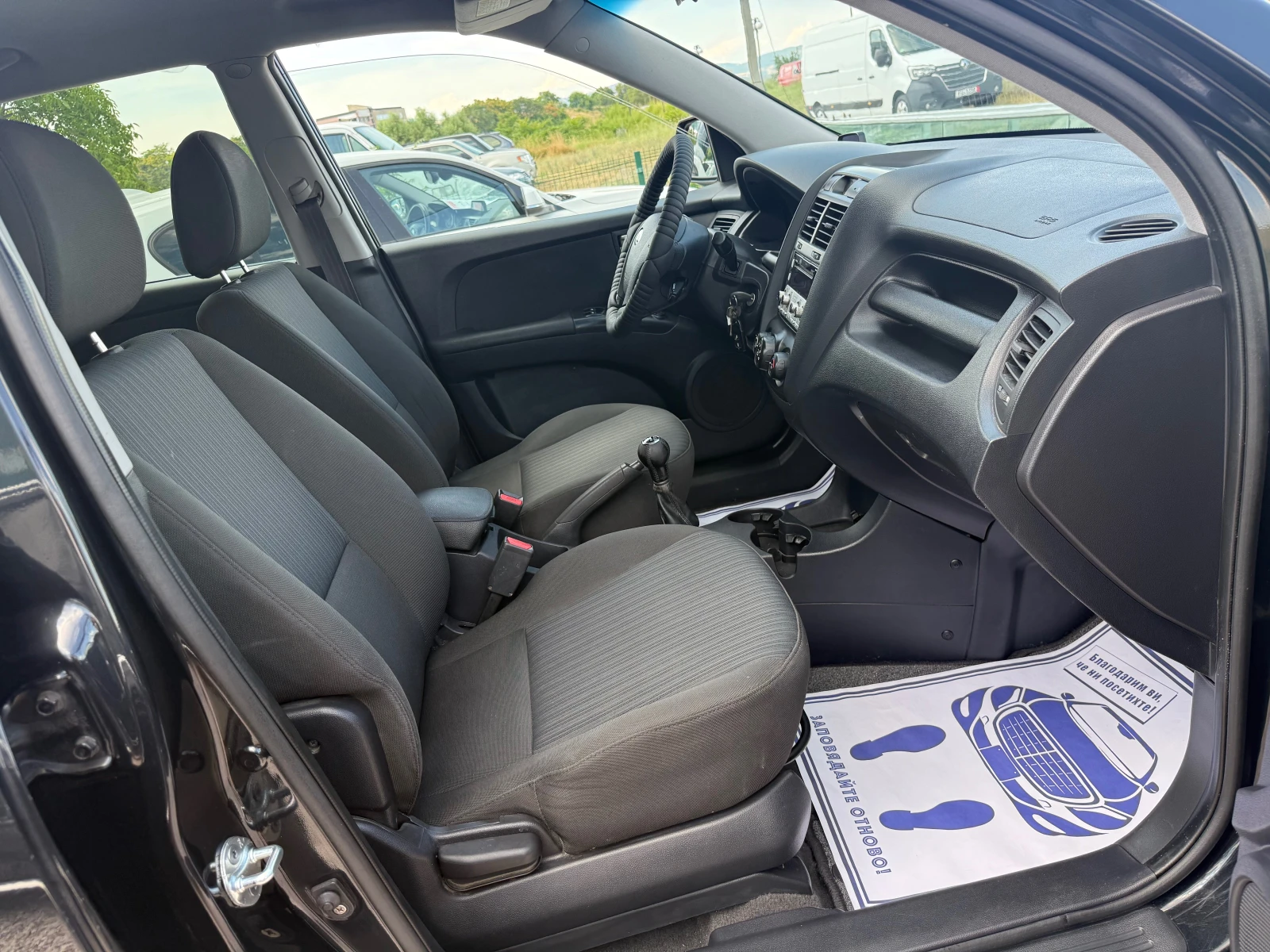 Kia Sportage 2.0i, 140ks, снимка 11 - Автомобили и джипове - 55847619