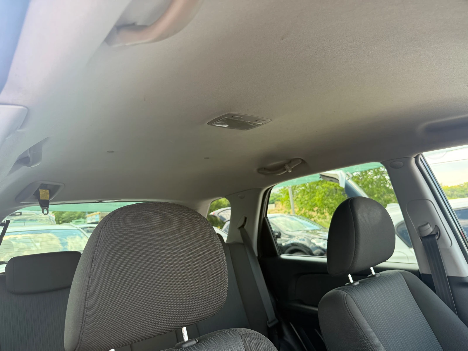 Kia Sportage 2.0i, 140ks, снимка 14 - Автомобили и джипове - 55847619