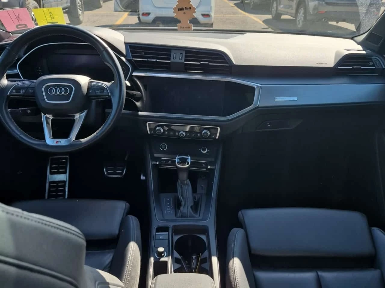 Audi Q3 * PROGRESSIV * CARFAX * , снимка 10 - Автомобили и джипове - 56376018