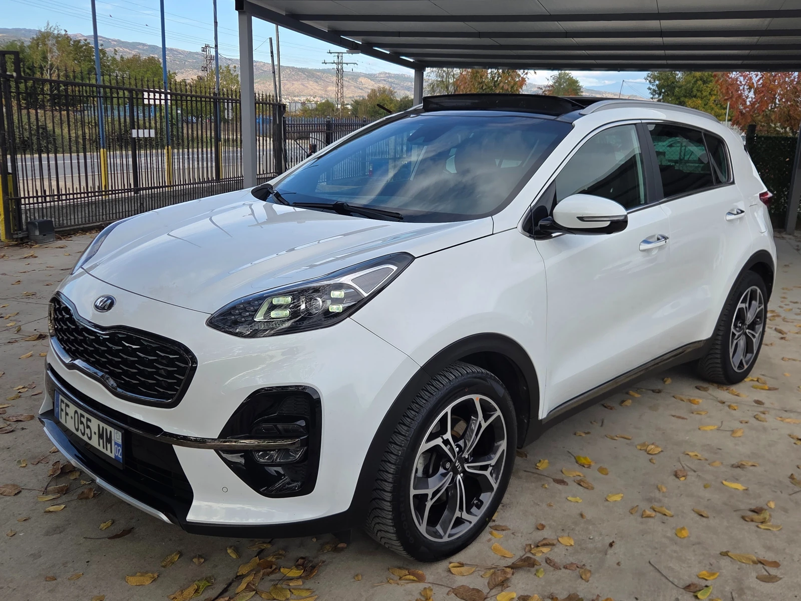 Kia Sportage 1.6 D* * GT-LINE* * 360-KAMERI* PANORAMA* ОБСЛУЖЕН, снимка 3 - Автомобили и джипове - 56717881