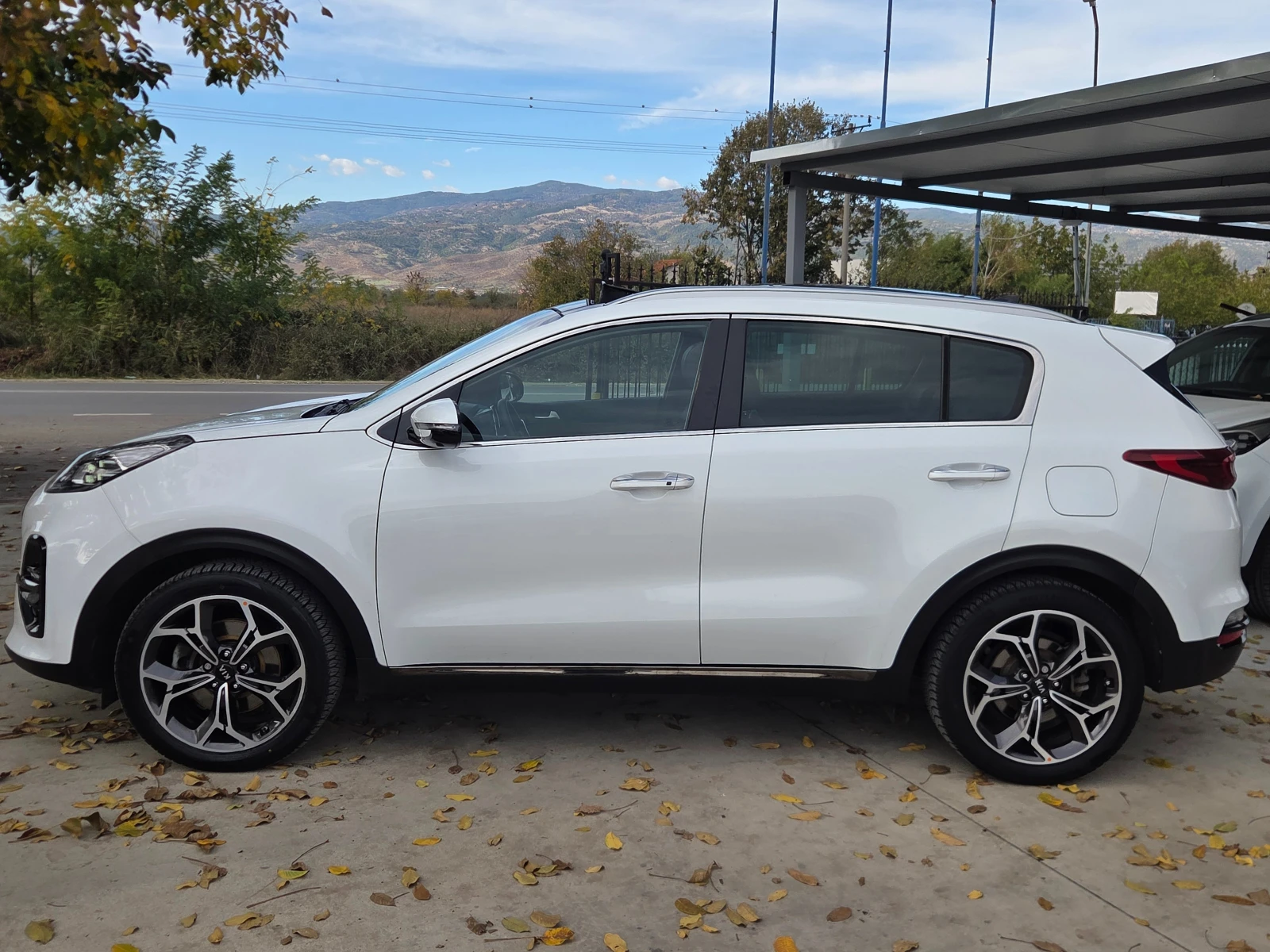 Kia Sportage 1.6 D* * GT-LINE* * 360-KAMERI* PANORAMA* ОБСЛУЖЕН, снимка 5 - Автомобили и джипове - 56717881