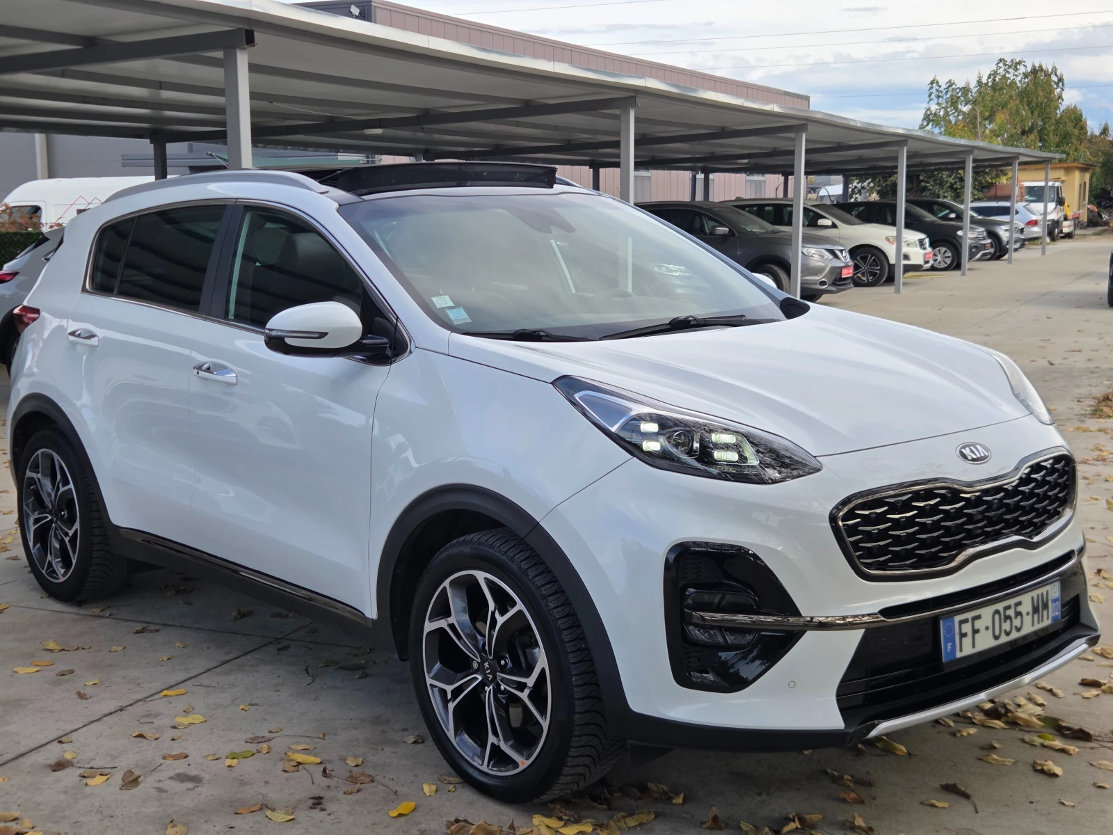 Kia Sportage 1.6 D* * GT-LINE* * 360-KAMERI* PANORAMA* ОБСЛУЖЕН, снимка 2 - Автомобили и джипове - 56717881
