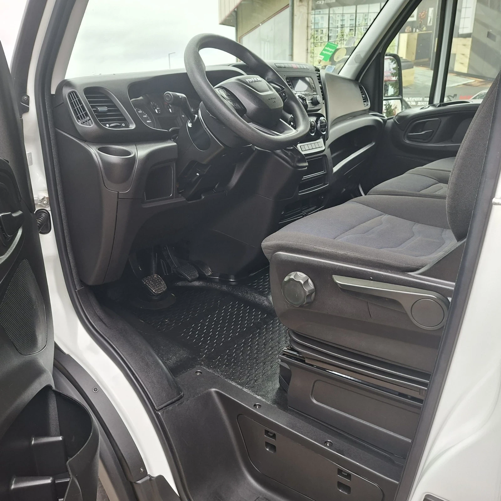 Iveco Daily 35c16/ БОРД / 3.0мотор 100% реален пробег - изображение 10