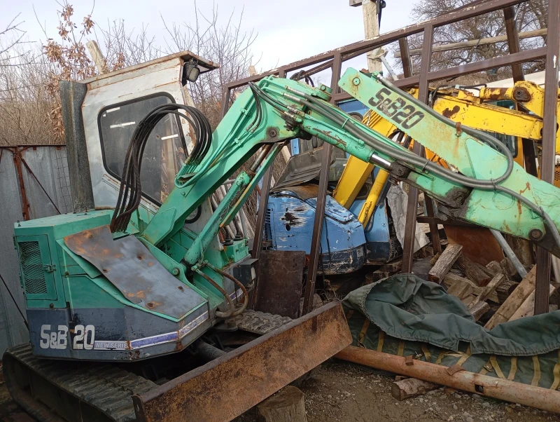 Багер Hanix, снимка 3 - Индустриална техника - 53265276