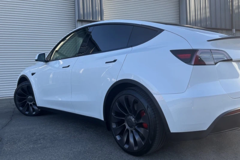 Tesla Model Y Performance - ПРОДАДЕНА, снимка 5 - Автомобили и джипове - 43018722